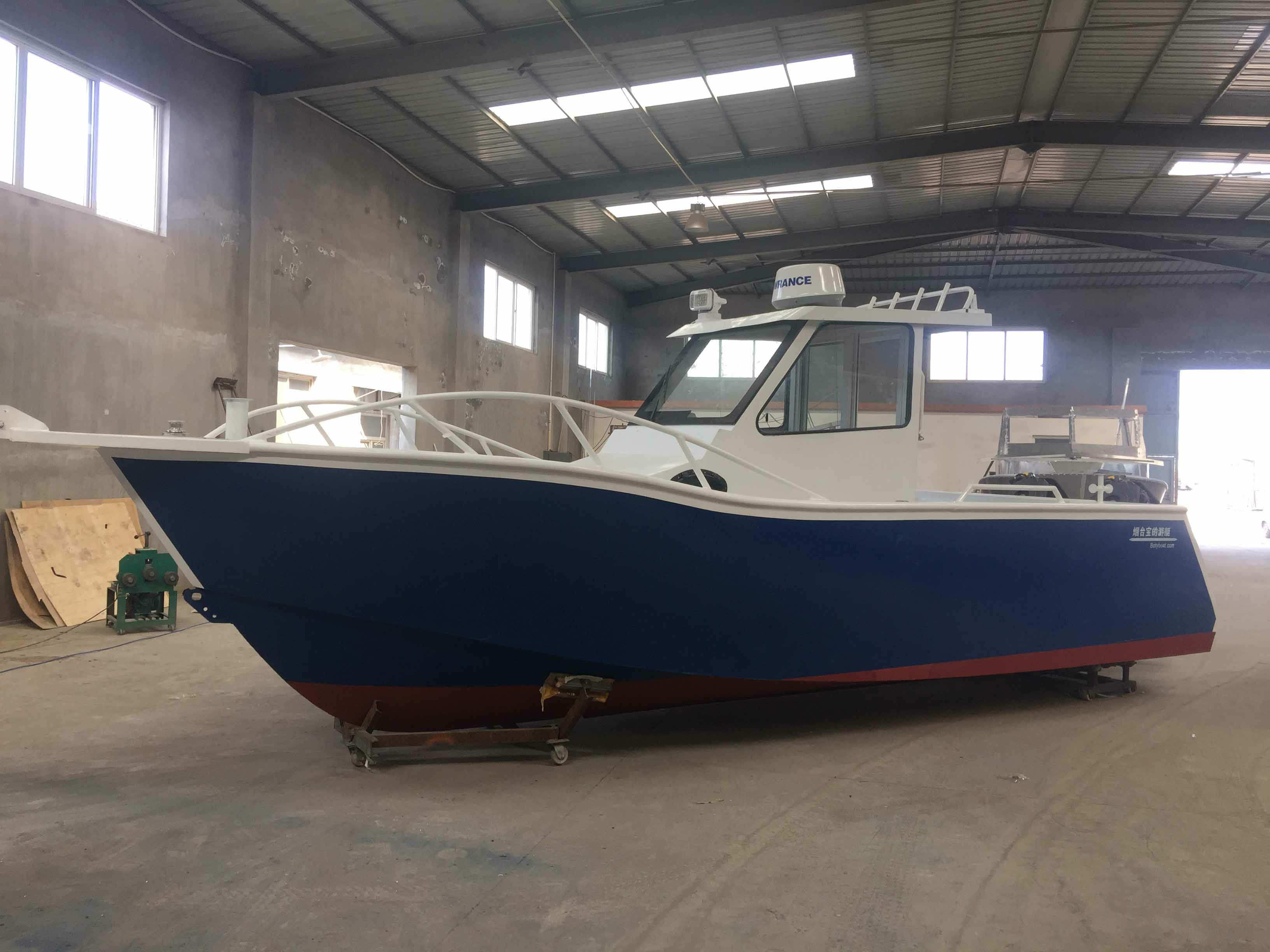 7.5米環(huán)繞式鋁鎂合金釣魚(yú)艇